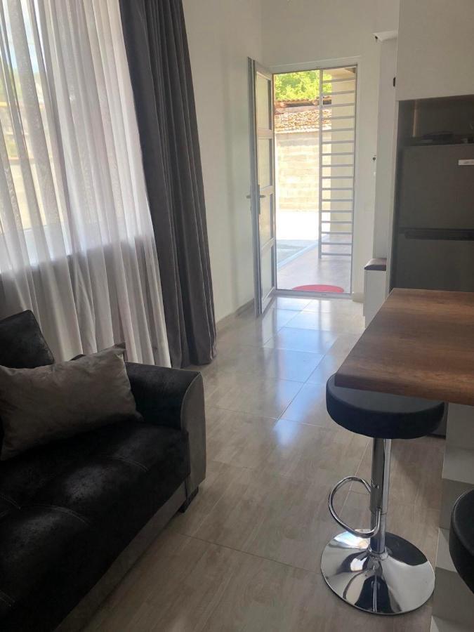 Verona Apartment Dushet'i Luaran gambar
