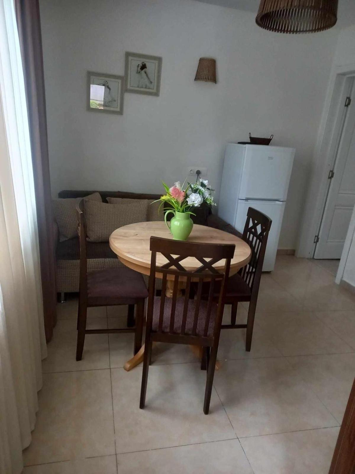 Verona Apartment Dushet'i Luaran gambar
