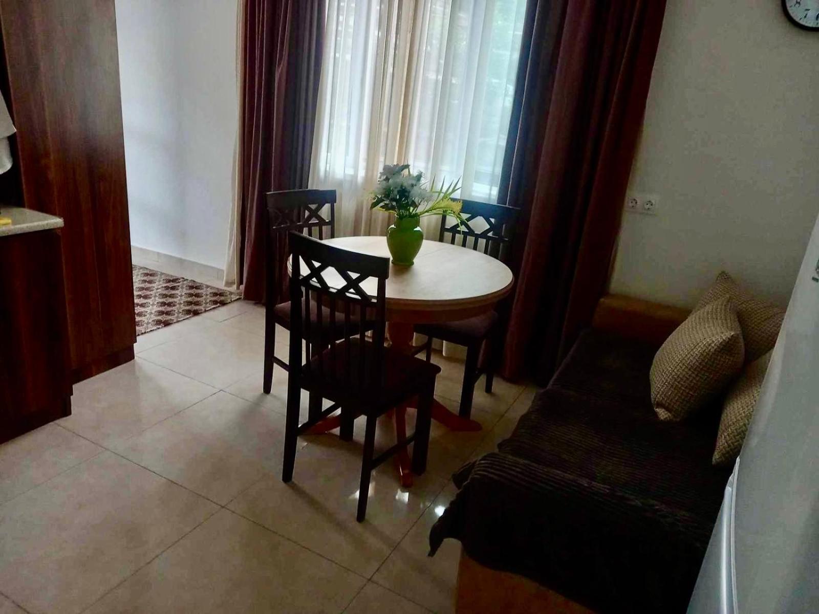 Verona Apartment Dushet'i Luaran gambar