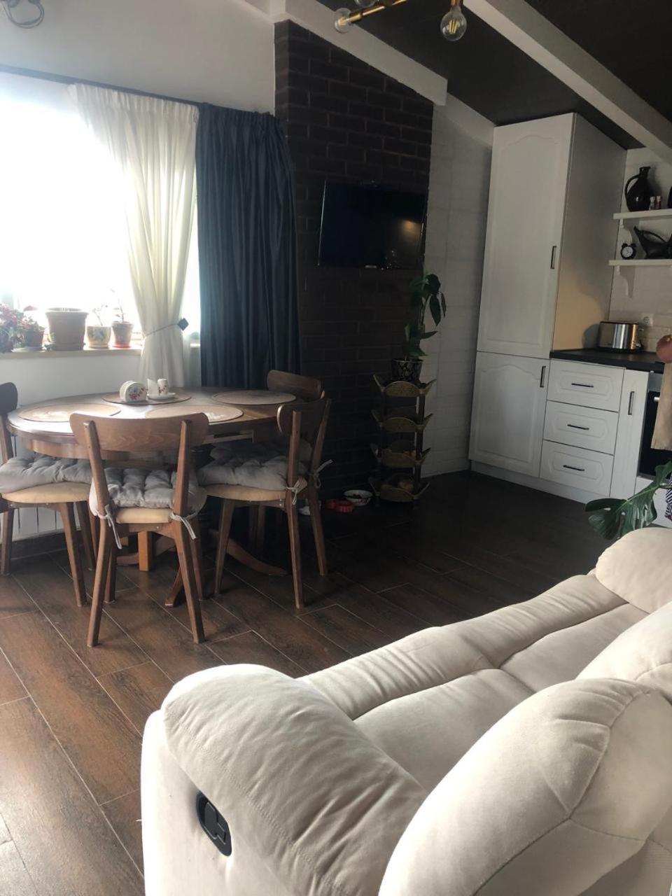 Verona Apartment Dushet'i Luaran gambar
