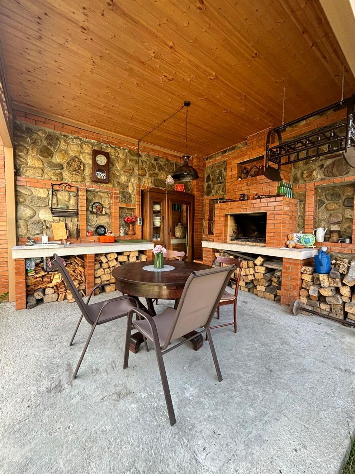 Verona Apartment Dushet'i Luaran gambar