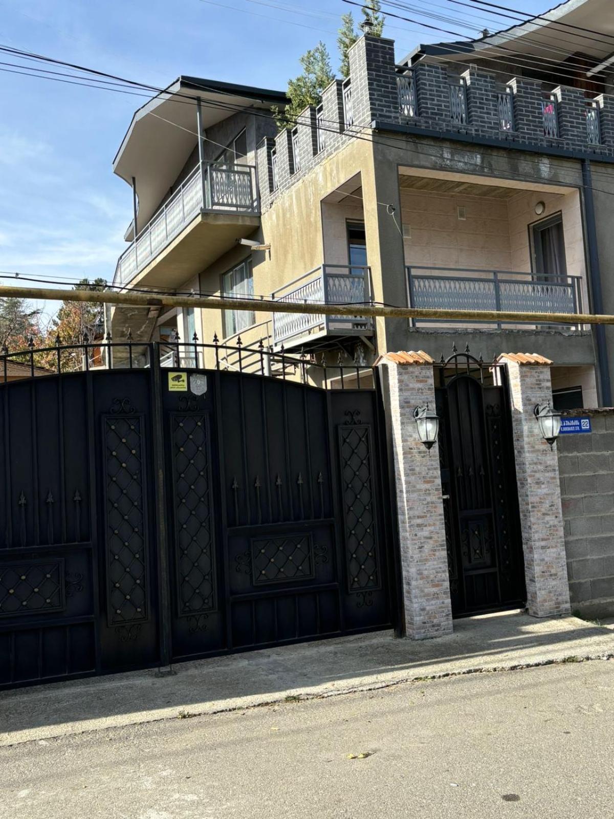 Verona Apartment Dushet'i Luaran gambar